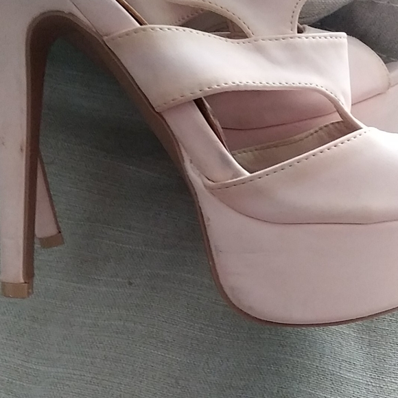 Heels - Picture 3 of 6